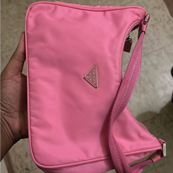 Reselling this Prada purse I bought  on here an I couldn’t return it - Picture 5 of 5